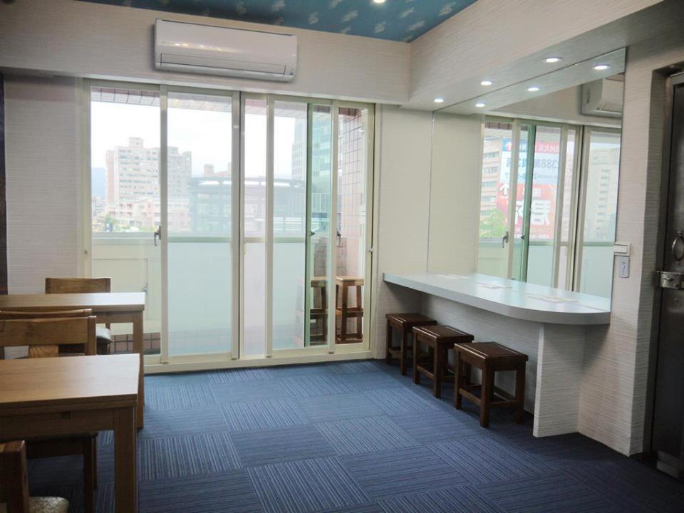 D.Giraffe Your Space Taipei Exterior photo